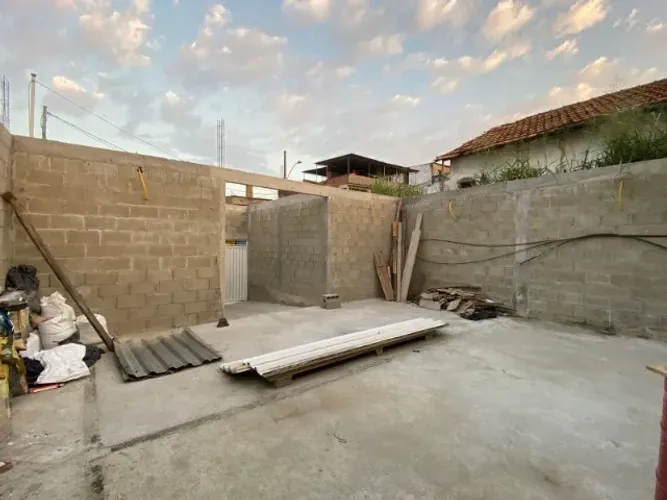 Terreno murado com bloco centro de Belford roxo (aceito oferta)