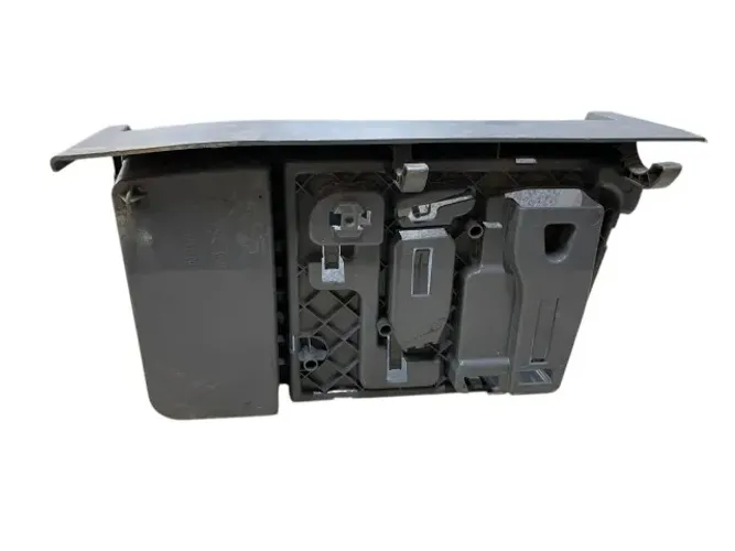 Acabamento Caixa De Ferramenta Bmw 318i 2013 (Usado)