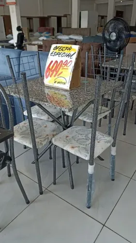 Jogo de Mesa e Cadeiras para Cozinha - R$ 699,90