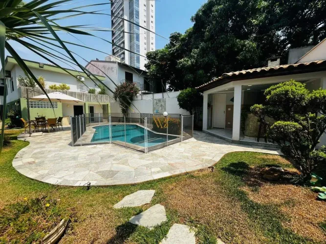 CASA À VENDA, 3 QUARTOS SENDO 2 SUÍTES, 3 VAGAS, NO BAIRRO SÃO DIMAS