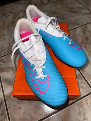Chuteira Nike phantom campo 