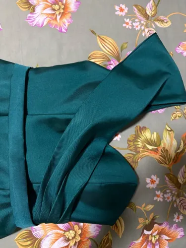 Vestido de festa cor verde esmeralda 