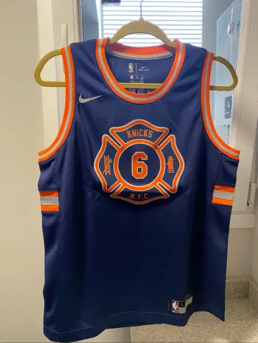 Camisa de basquete New York Knicks Feminina - Edição Bombeiro