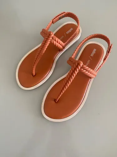 Sandália Melissa tamanho 37