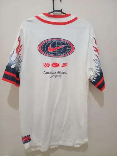 Camiseta Nike Vintage - America's Athletic Company