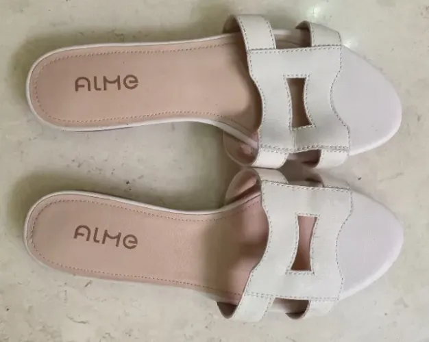 Rasteira ALME sandália rasteirinha em couro branco petala creme tamanho 36 SEMINOVA