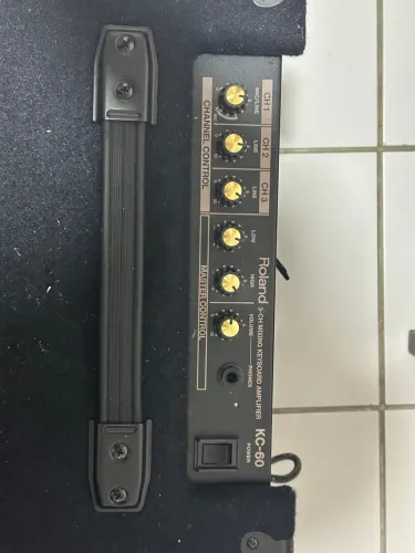 Amplificador Roland KC-60 3 Canais para Teclado