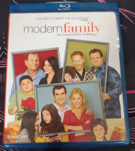 Blu Ray Modern Family 1a temporada completa - legendas em português