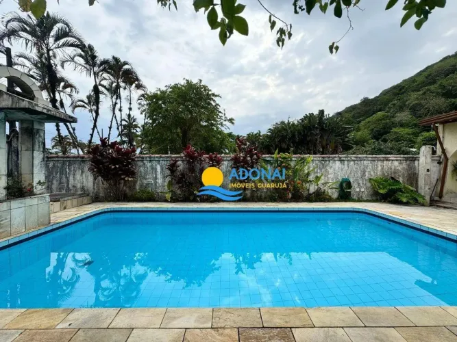 Casa próximo à praia com lazer Guaiúba Guarujá