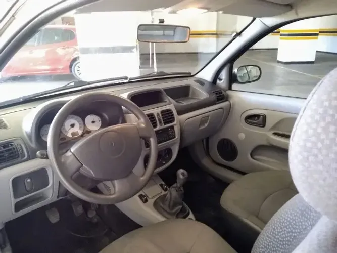 Renault Clio Hi-flex 1.0 16V 3P 2011