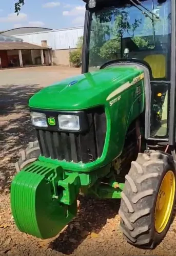 Trator  agrícola john Deere, super novos modelo 5075 