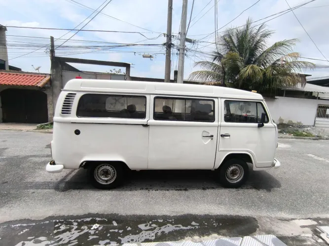 Volkswagen Kombi Lotação 1.6 MPI 2004