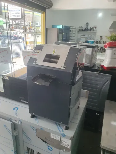 JR. Máquina de Caldo de Cana Garapeira GLI 200