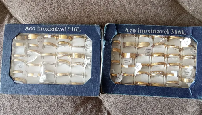 70 Alianças de aço inoxidável por 8,00$ cada
