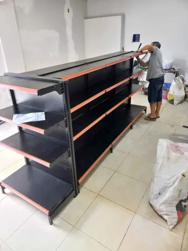 Gôndolas de centro 1.37M de altura - novas - AMAPÁ
