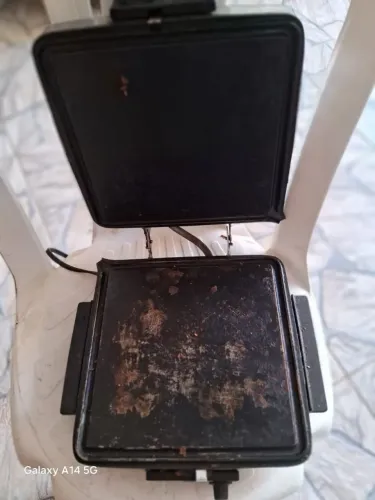 Sanduicheira Elétrica Usada