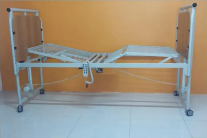 Cama hospitalar italiana motorizada, com elevação do leito, por controle remoto