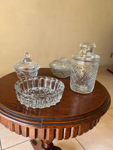 Kit Decorativo em Vidro Lapidado - 4 Peças Vintage