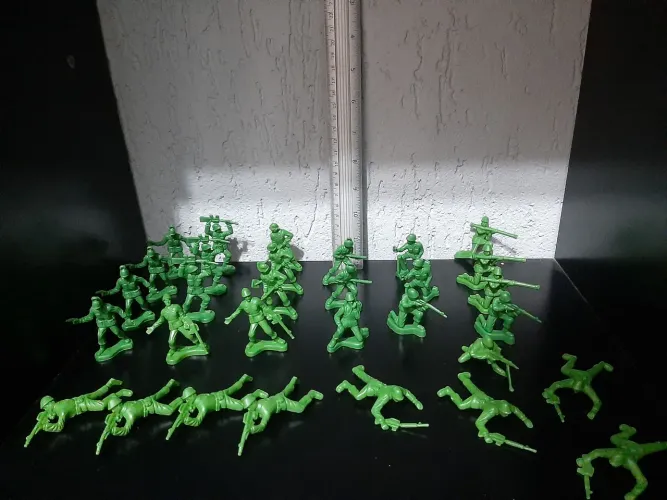Lote soldados de " chumbo " toy story LEIA DESCRIÇÃO