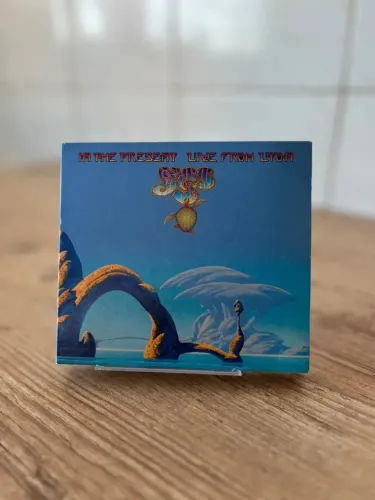 CD + DVD Yes - In The Present - Live From Lyon (Usado)