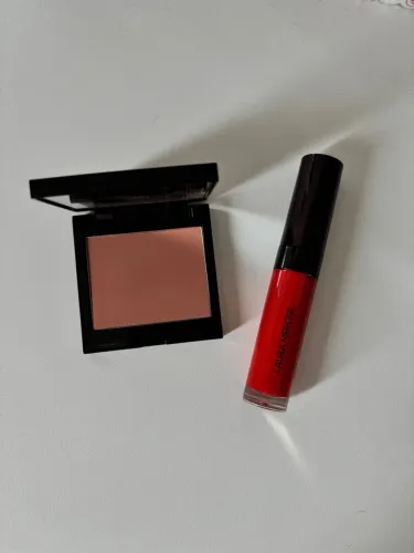 Lip gloss laura mercier