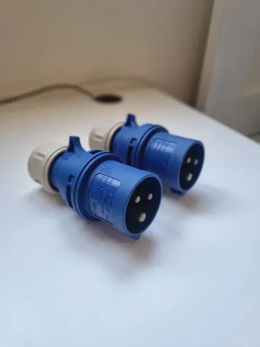Par plug macho industrial 2p+ E/50-60Hz