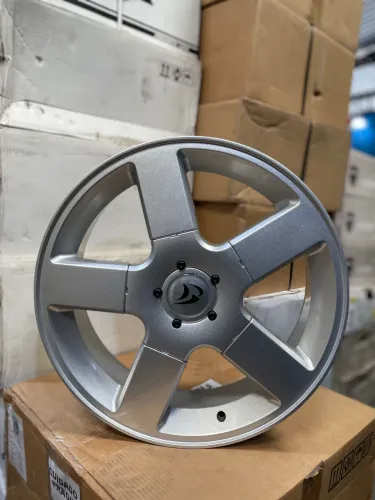 Roda aro 18 tala 6 4x100 Brw 1530