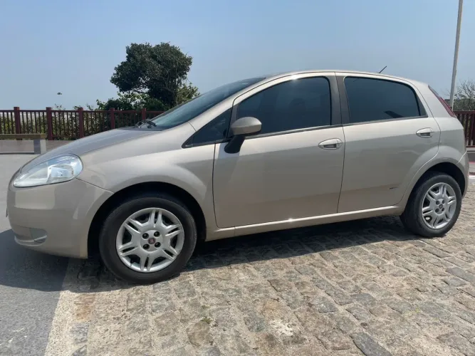 Fiat Punto 1.4 Fire Flex 8V 5P 2010