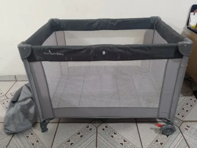 Berço camping e chiqueirinho