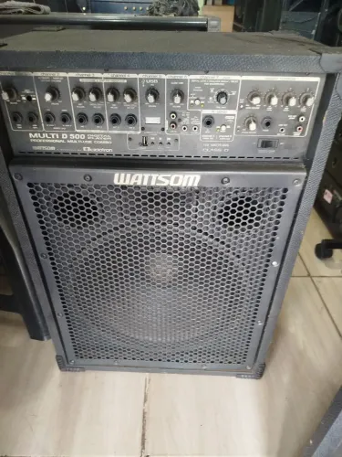 (CAIXA AMPLIFICADA MULTIUSO WATTSOM MODELO D-500 C/USB + EFEITO DE VOZ)