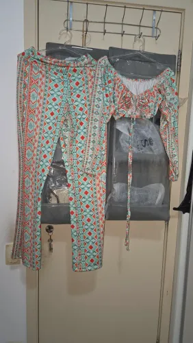 Conjunto elastano cropped e calça 