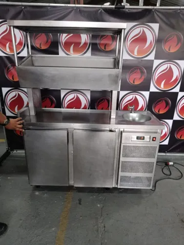 Balcão refrigerado industrial 2 portas 1 cuba direita 1 condimentadora