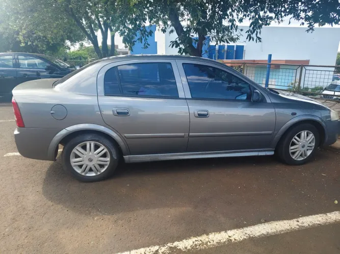 Chevrolet Astra Sedan 2.0/ CD 2.0 MPFI 8V 4P Aut. 2004