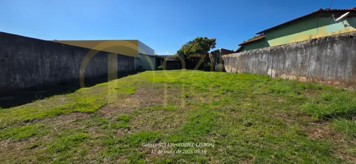 lote 800m² plano murado com 18m² frente não divide com barraco fundo condomínio rua 12 Vic
