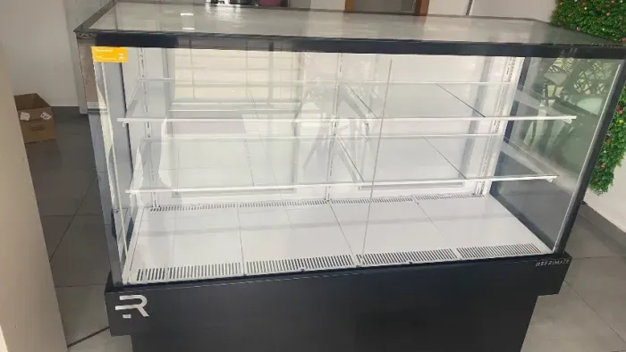 Vitrine refrigerada 