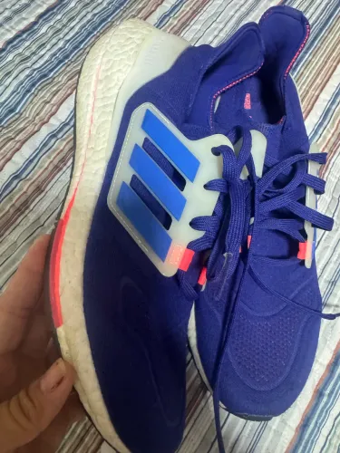 Tênis Adidas Ultraboost 22 TAM 41