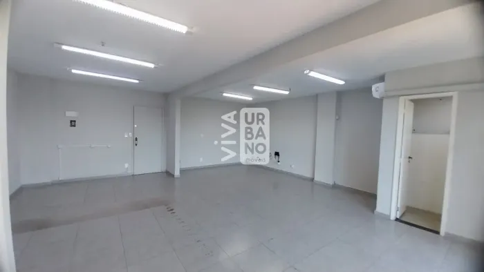 Sala comercial dupla para locação na Vila Santa Cecília - SA00249