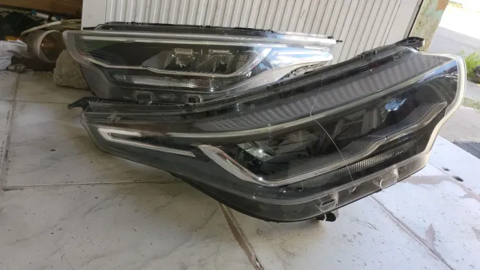 Vendo este pá de farol original da Strada com LED