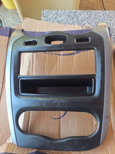 MOLDURA ORIGINAL RENAULT LOGAN 2012