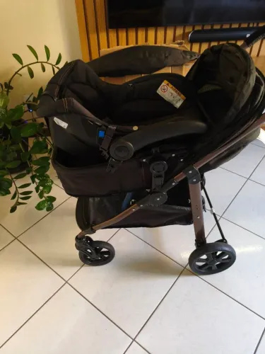 Carrinho de Bebê Galzerano com Moisés e Bebê Conforto - Excelente Estado na caixa 