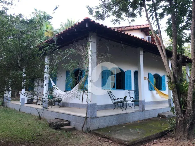 Fazenda Produtiva na região serrana do RJ (Frutífera e leiteira)