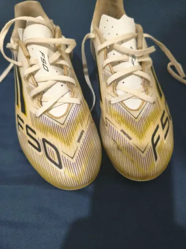 Chuteira de campo Adidas F50