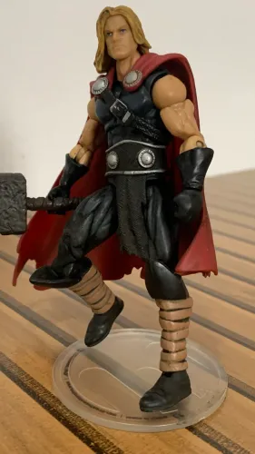Boneco Thor Ages of Thunder Marvel Universe Hasbro 3.75?