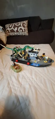 Lego Jurassic World Fuga de barco do Barionyx 