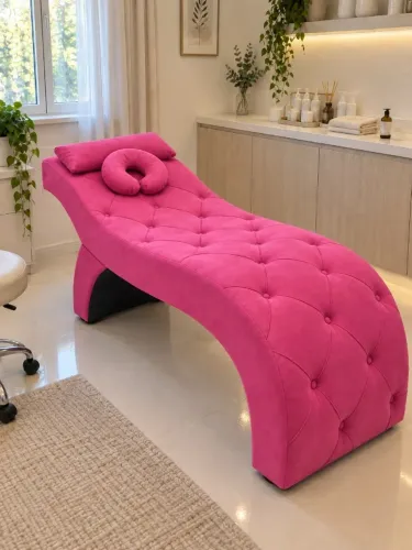 Maca Estética Curva Capitonê Suede + 2 Almofadas de Brinde