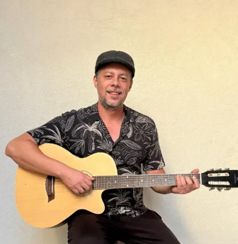 Músico ao vivo MPB Rock Nacional Samba e Forró