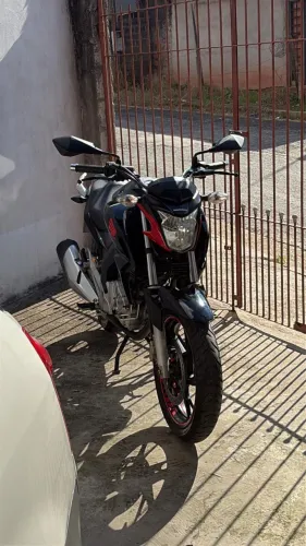 Honda CB Twister 250 2016 - Conservada, Pronta para Rodar
