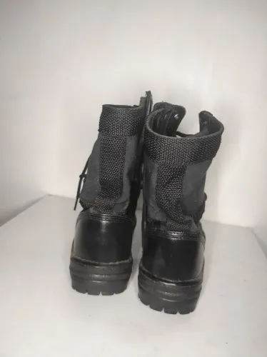 Botas estilo militar  número 35