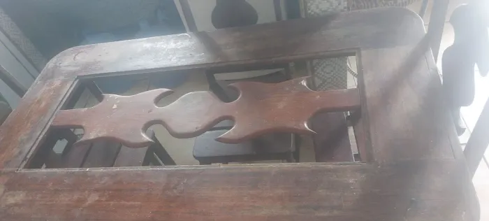 Mesa de Madeira Maciça 