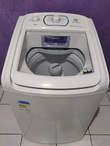 Máquina de lavar semi-nova